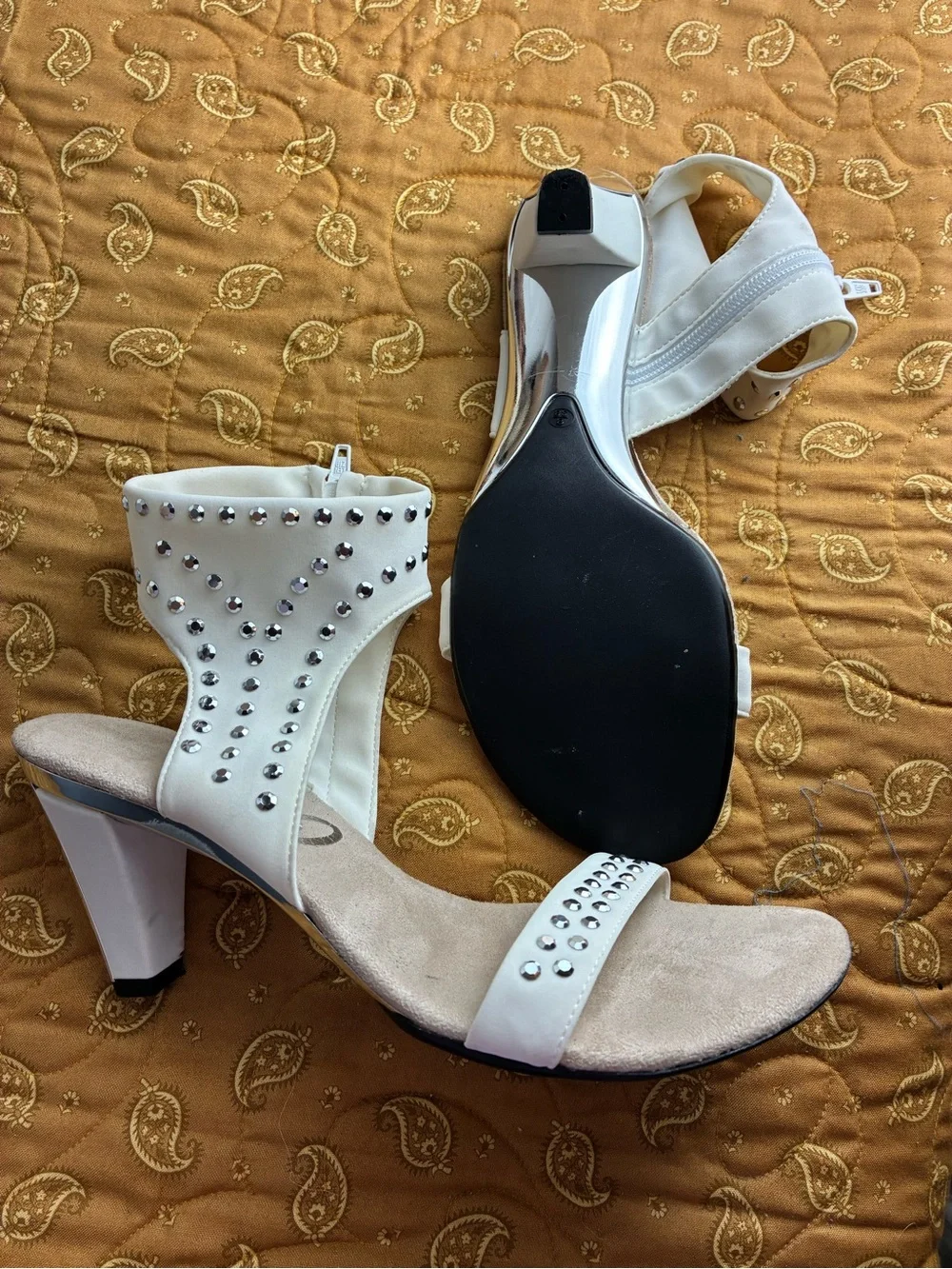 N/A chic white